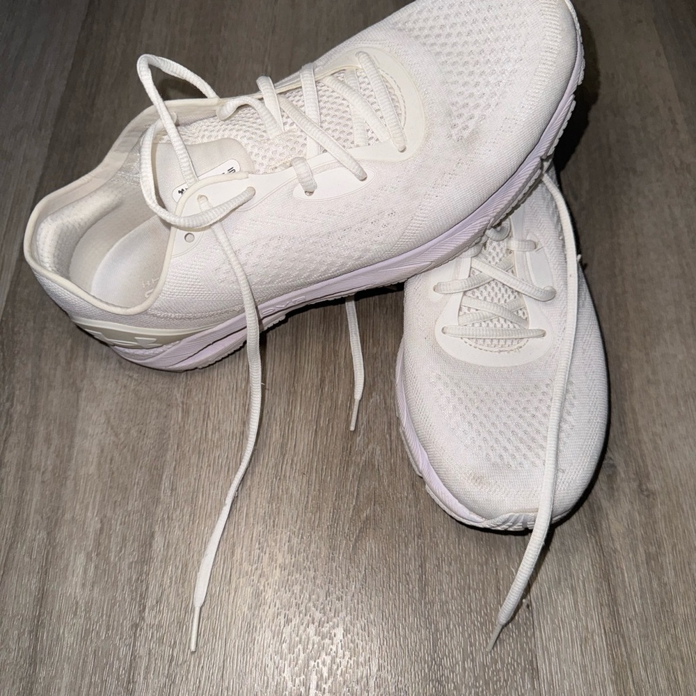 Under Armour White HOVR Sonic 5